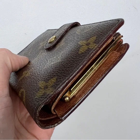 Louis Vuitton Vintage Snap Monogram Fold Wallet - Picture 5 of 11